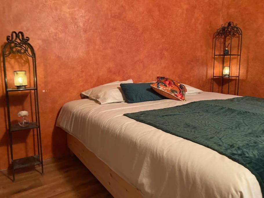La Nuit De La Chouette Villa Bruniquel Luaran gambar
